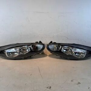 Par Farol New Fiesta se 2015